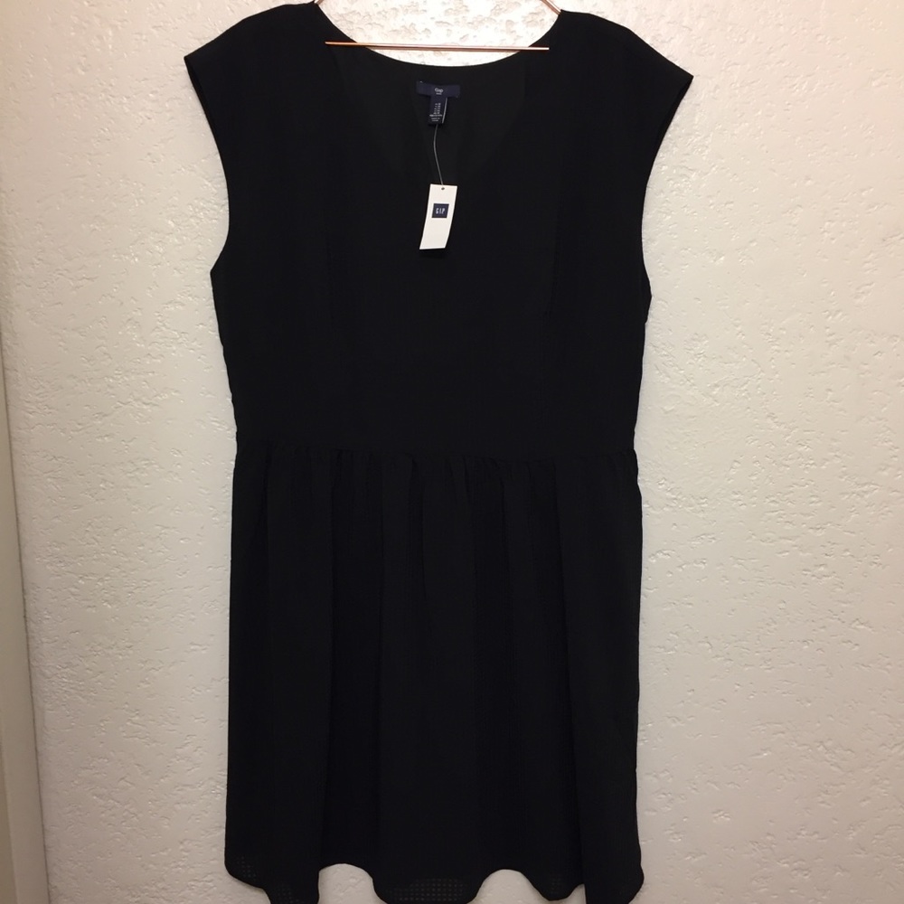 NWT Gap Outlet Text Dress